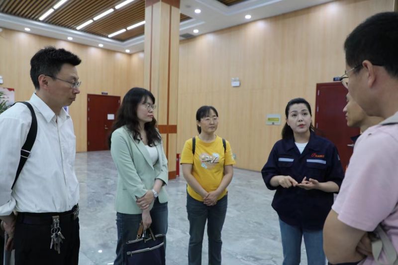 河南J9集团集团与安阳工学院进行院企合作座谈会
